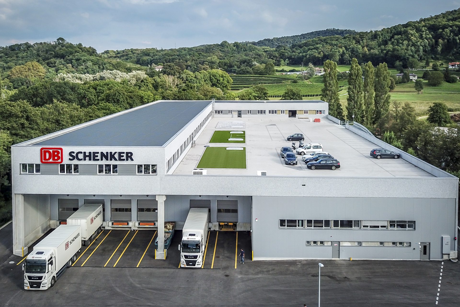 DB Schenker Airfreight Logistics   DB Schenker Stabio Exterior 1 E1577545605891 1920x1282 