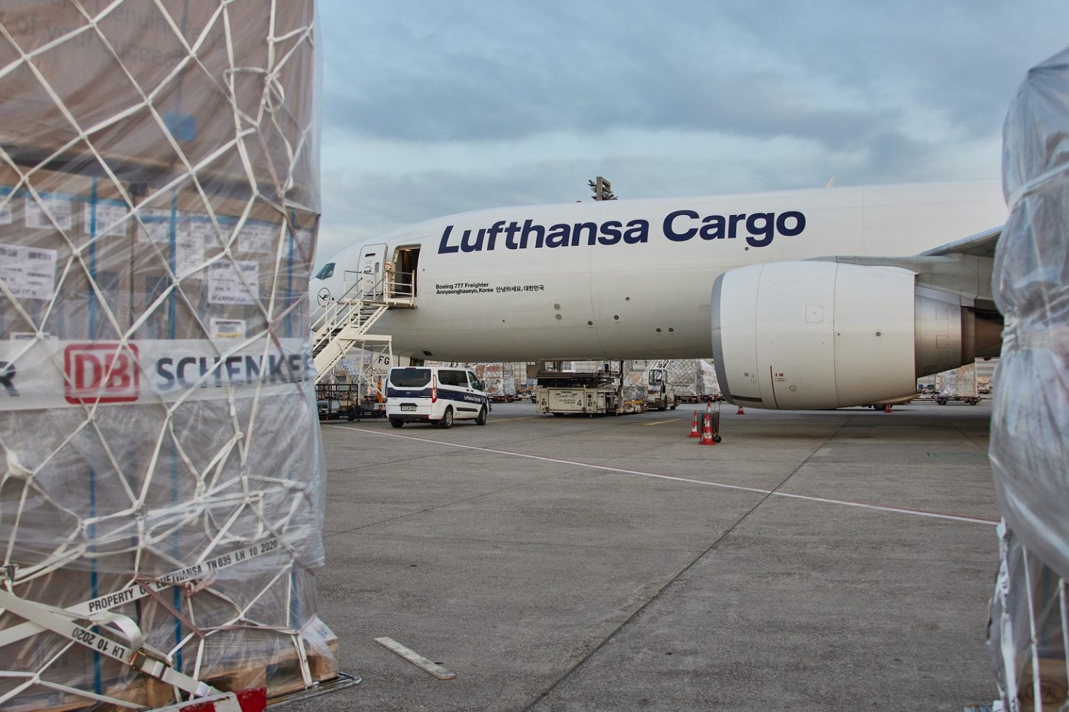 DB Schenker จับมือ Lufthansa Cargo เปิดตัวเส้นทางบินขนส่งสินค้า ปล่อย ...