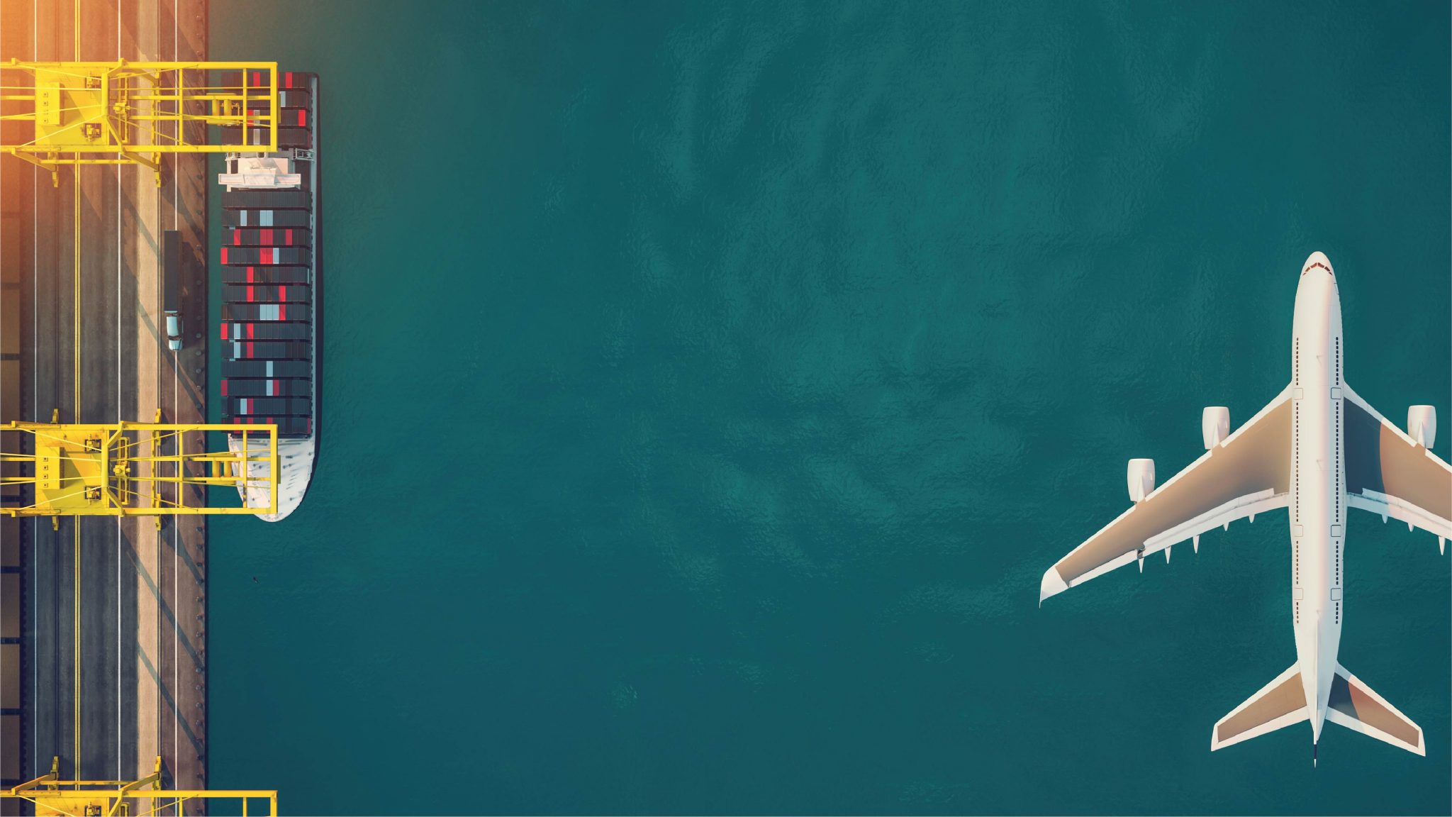 GEODIS offers its customers sustainable fuels for air and sea transport