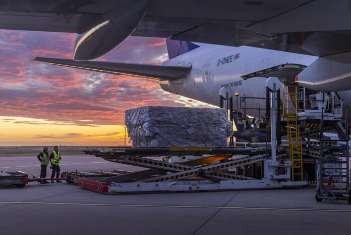 AIR ONE First Scheduled Freighter Service UK