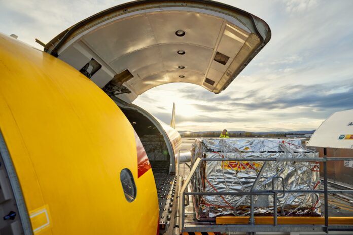aircraft-offload DHL Global Forwarding Consolidated Clearance Service U.S. Imports